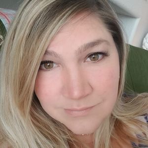 Meet your Posher, Alicia